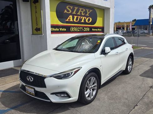 Used 2019 INFINITI QX30 w/ Cargo Package FWD image 31