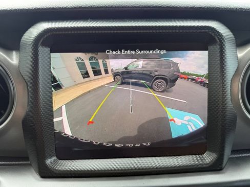 Used 2023 Jeep Wrangler Unlimited w/ Cold Weather Group AWD/4WD image 19