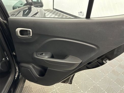 Used 2023 Hyundai Venue SEL image 16