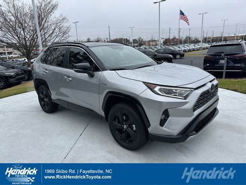 Used 2021 Toyota RAV4 XSE w/ XSE Grade Weather Package image 1
