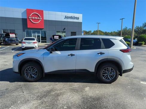 Certified 2025 Nissan Rogue S image 9