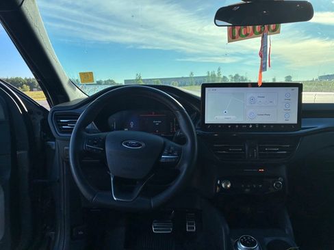 Used 2024 Ford Escape ST-Line w/ Tech Pack #1 AWD/4WD image 11