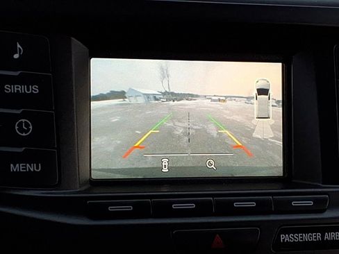 Used 2018 Ford Explorer XLT image 22