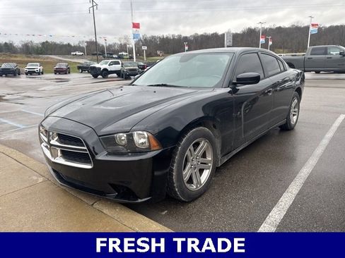 Used 2014 Dodge Charger SXT image 2