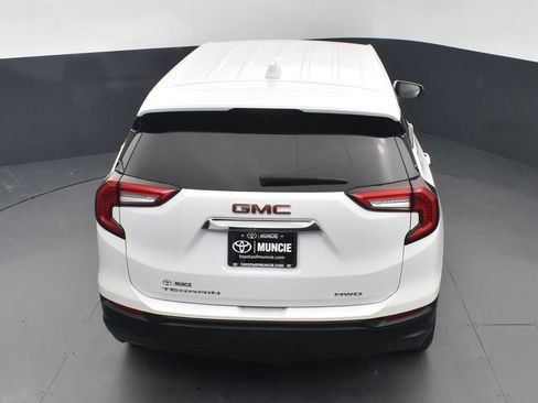 Used 2024 GMC Terrain SLE image 48