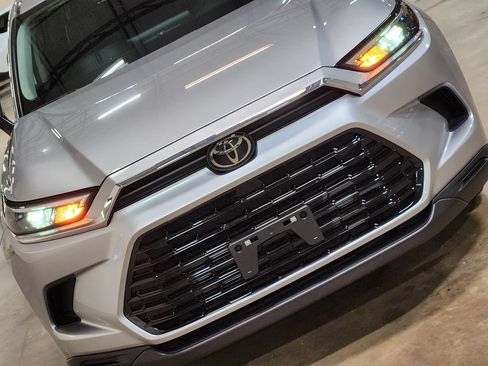 Used 2024 Toyota Grand Highlander AWD image 19