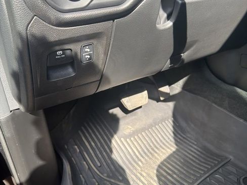 Used 2022 RAM 1500 Big Horn w/ Night Edition image 7