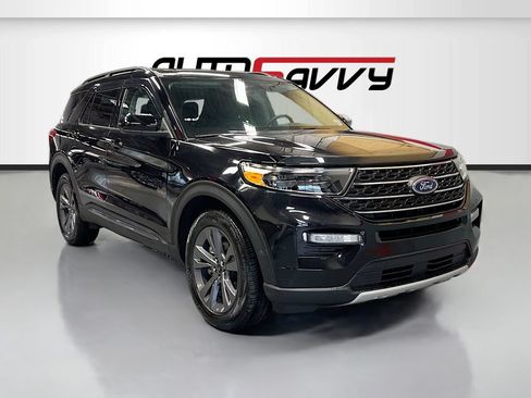 Used 2023 Ford Explorer XLT w/ Equipment Group 202A AWD/4WD image 1