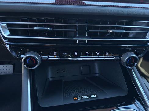 New 2026 Chevrolet Traverse RS image 13