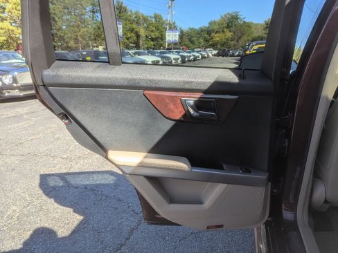 Used 2010 Mercedes-Benz GLK 350 4MATIC image 38