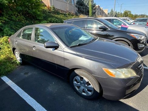 Used 2008 Toyota Camry LE FWD image 3