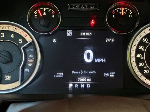 Used 2018 RAM 1500 Laramie w/ Convenience Group AWD/4WD image 25