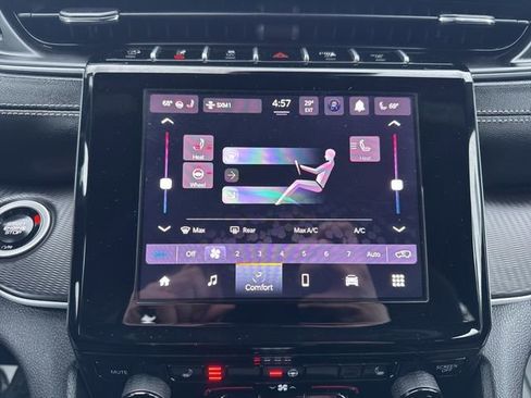 Certified 2025 Jeep Grand Cherokee Laredo w/ Luxury Tech Group I image 22