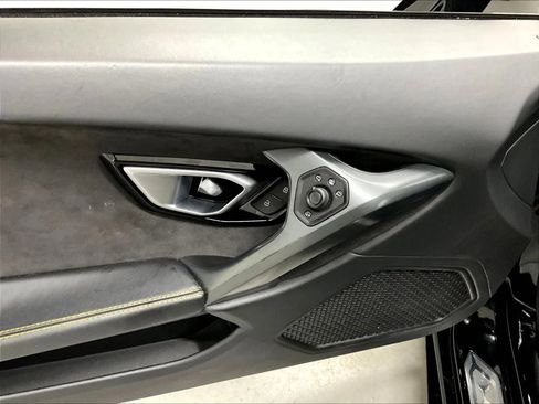 Used 2017 Lamborghini Huracan LP 580-2 RWD image 40