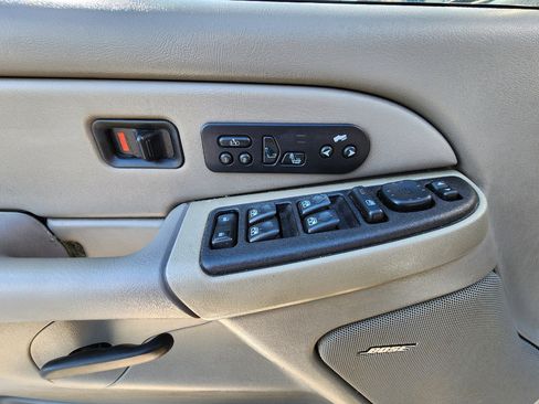 Used 2005 Chevrolet Avalanche Z71 w/ Sun And Sound Package image 11