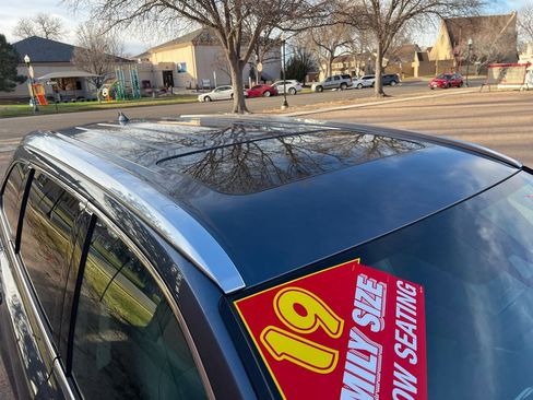 Used 2019 Toyota Highlander XLE image 10