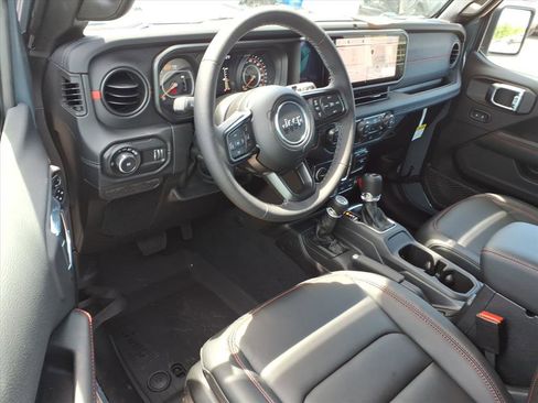 New 2026 Jeep Wrangler Unlimited Rubicon AWD/4WD image 19