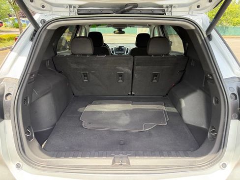 Used 2022 Chevrolet Equinox LT w/ Driver Convenience Package FWD image 11