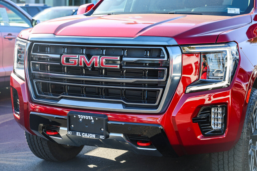Used 2024 GMC Yukon XL AT4 w/ AT4 Premium Plus Package AWD/4WD image 26