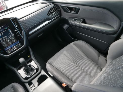Used 2025 Subaru Forester Premium AWD/4WD image 11