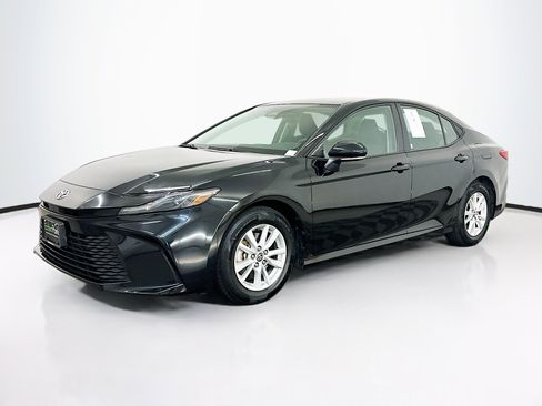 Used 2025 Toyota Camry LE FWD image 3