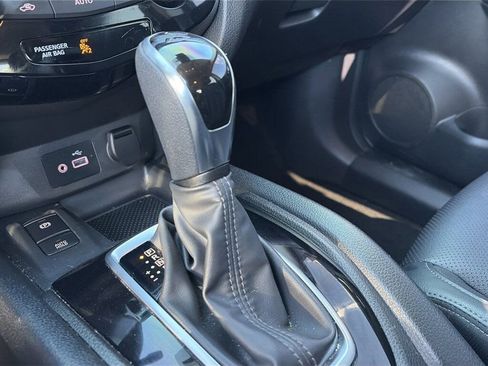 Used 2022 Nissan Rogue Sport SL image 17