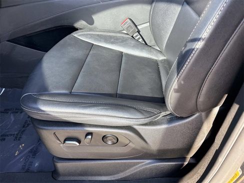 Used 2022 Cadillac Escalade Luxury image 17