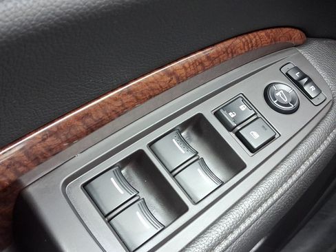 Used 2019 Acura MDX SH-AWD image 13