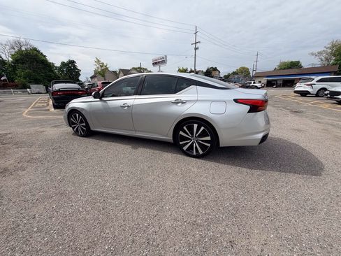 Used 2020 Nissan Altima 2.5 SL FWD image 21