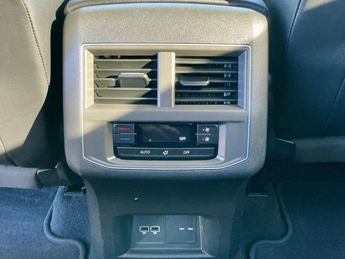 Used 2019 Volkswagen Atlas SEL image 32