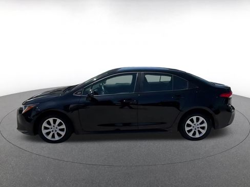 Used 2025 Toyota Corolla LE FWD image 9