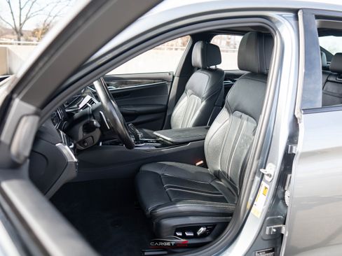 Used 2018 BMW 540i w/ M Sport Package image 16