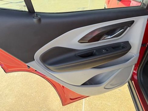 Used 2022 GMC Terrain SLT image 14