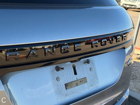 Used 2020 Land Rover Range Rover Evoque SE image 9