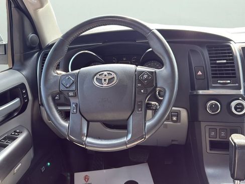 Used 2021 Toyota Sequoia Limited w/ Safety & Convenience Package AWD/4WD image 12