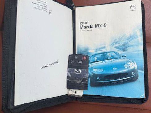 Used 2006 MAZDA MX-5 Miata Grand Touring w/ Premium Pkg image 10