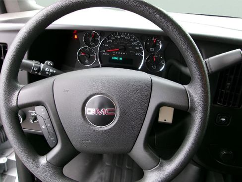 Used 2024 GMC Savana 2500 w/ Driver Convenience Package image 9