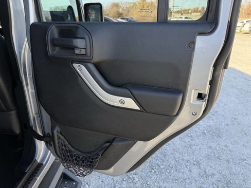 Used 2014 Jeep Wrangler Unlimited Sport image 9