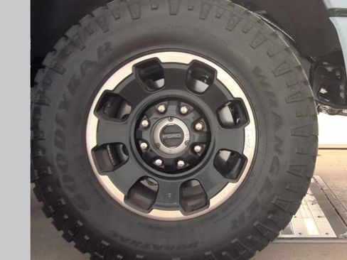 Used 2026 Ford F250 Platinum w/ Tremor Off-Road Package AWD/4WD image 13