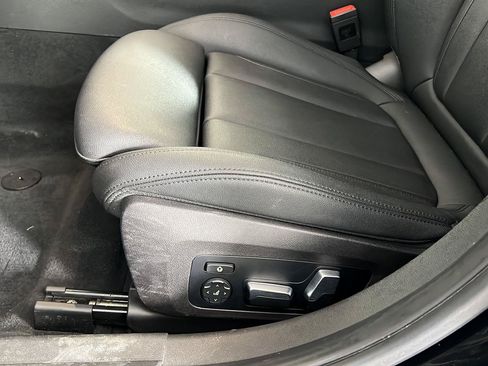 Used 2019 BMW 330i xDrive Sedan w/ Convenience Package AWD/4WD image 16