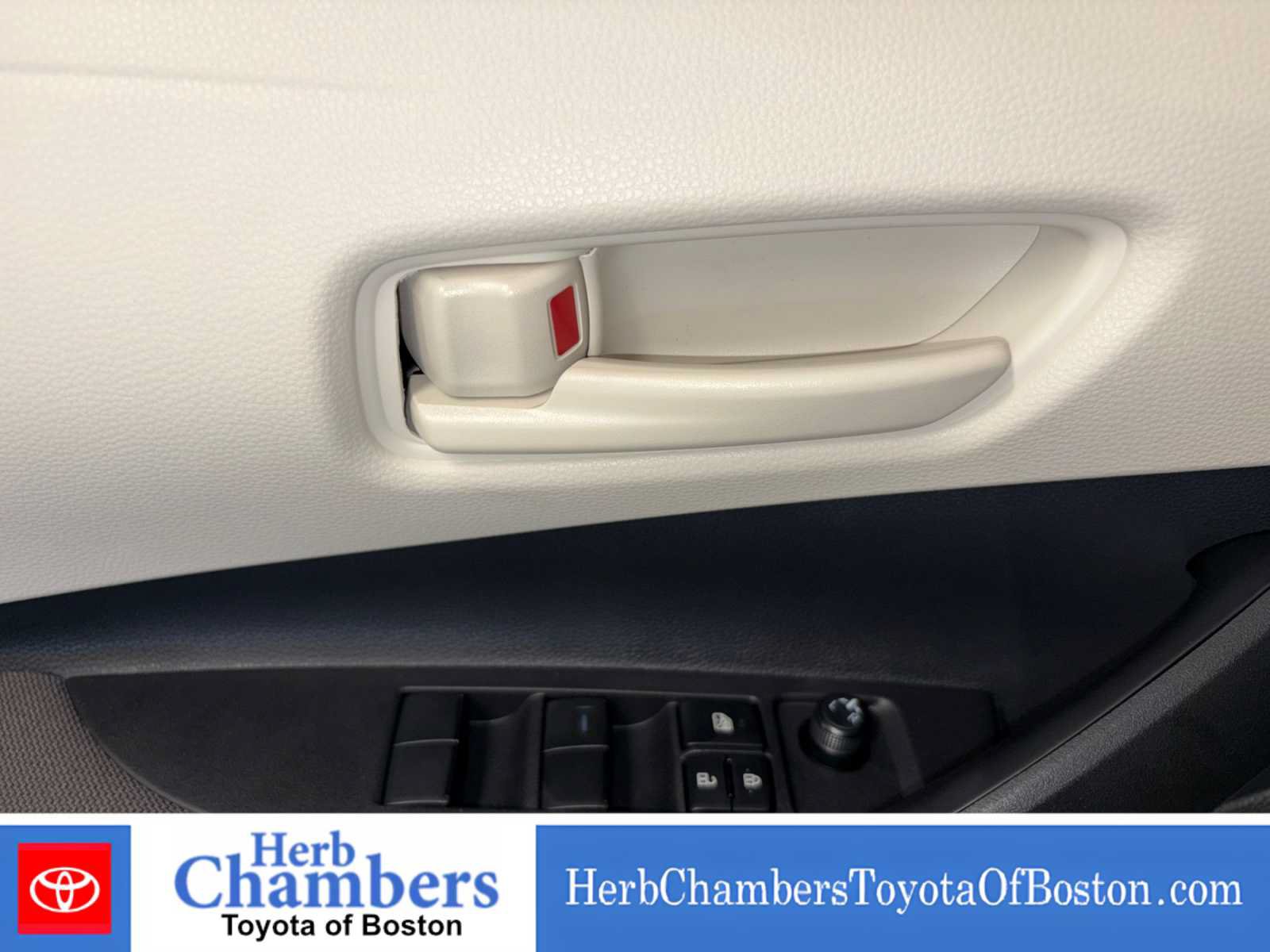 Used 2026 Toyota Corolla LE FWD image 14
