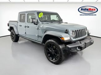 Used 2025 Jeep Gladiator Sport AWD/4WD video 1