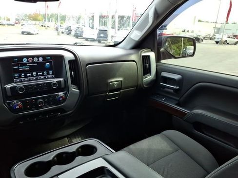 Used 2017 GMC Sierra 1500 SLE w/ SLE Value Package AWD/4WD image 10
