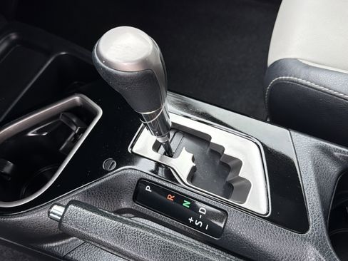 Used 2018 Toyota RAV4 Limited image 34