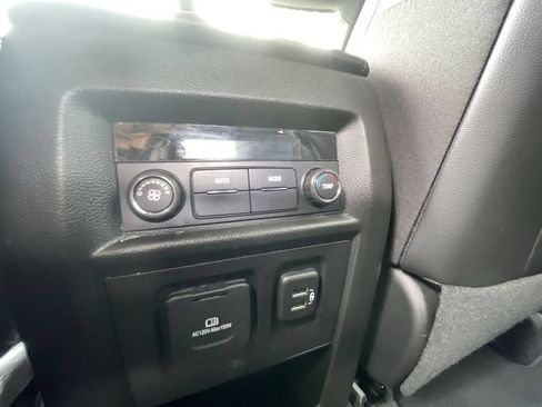 Certified 2023 Chevrolet Traverse RS FWD image 21