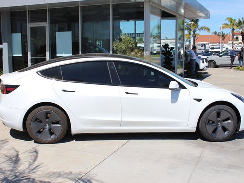 Used 2023 Tesla Model 3 Standard Range image 10