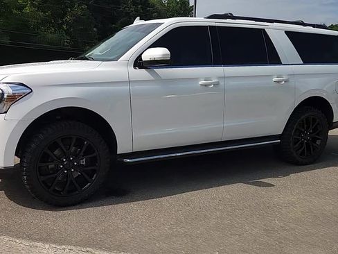 Used 2022 Ford Expedition Max XLT RWD image 2