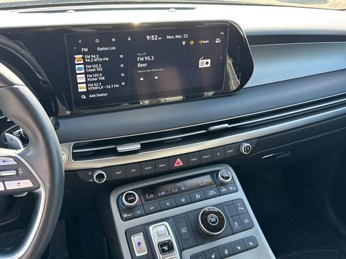 Used 2024 Hyundai Palisade SEL FWD image 17