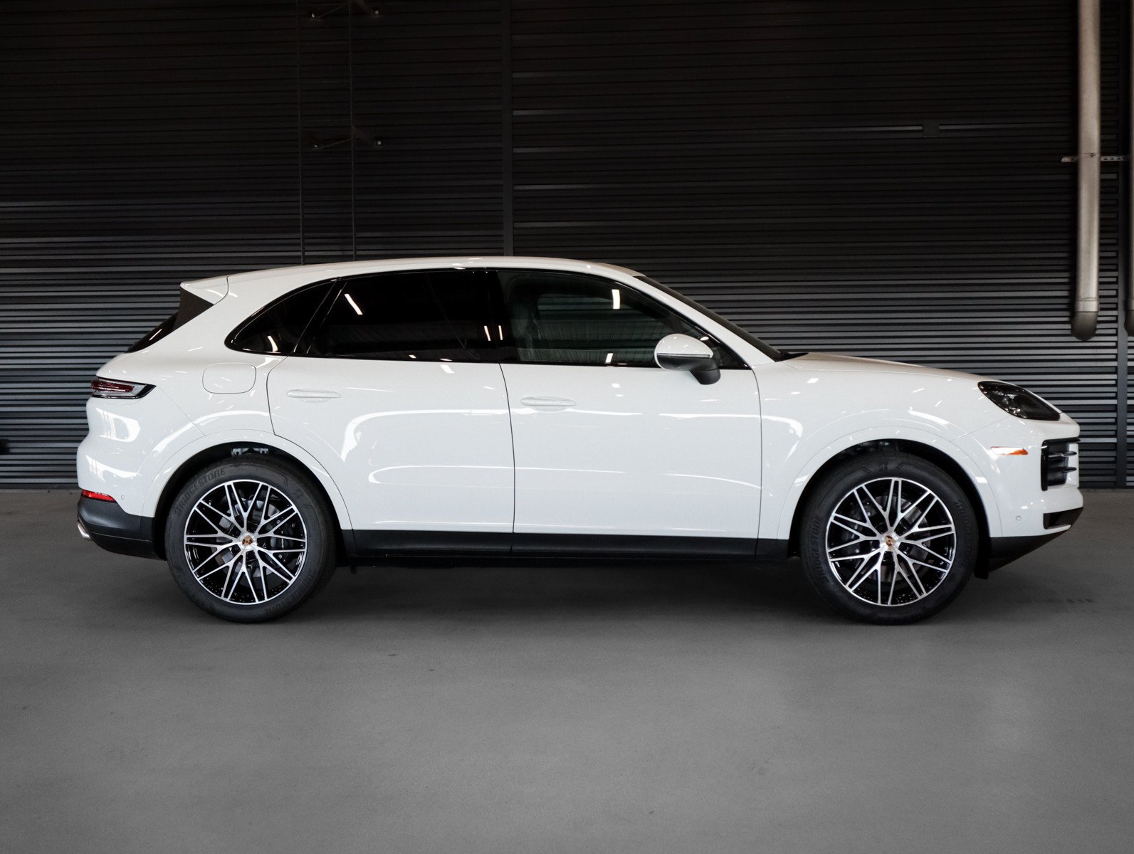 Used 2026 Porsche Cayenne AWD/4WD image 12