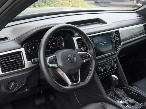 Used 2022 Volkswagen Atlas Cross Sport SE AWD/4WD image 22